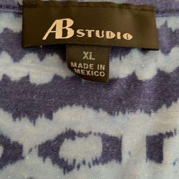 ABC Studio Ruffle Front Shirt - Picture 3 of 4